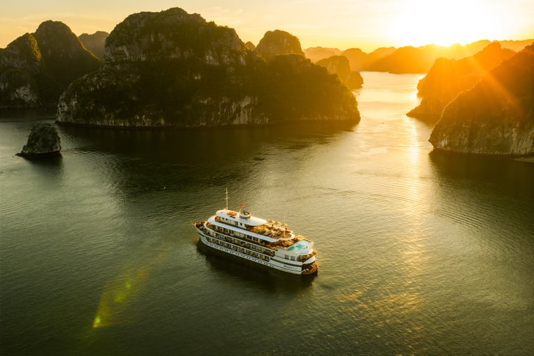 Vietnam Gay Cruises